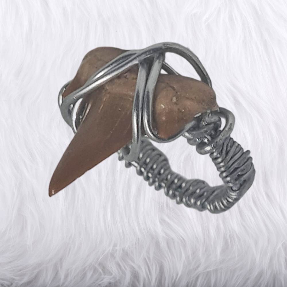 Shark Tooth Handwired Wired Ring